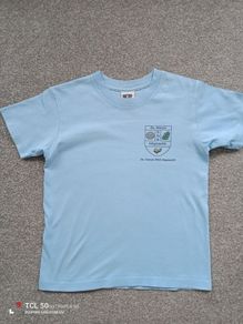 Maynooth boy's school t-shirt.age7/8