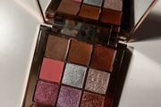 Charlotte Tilbury The Beautyverse eyeshadow palette