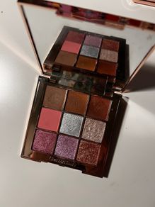 Charlotte Tilbury The Beautyverse eyeshadow palette