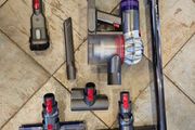 Dyson v8 advanced