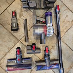 Dyson v8 advanced