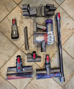 Dyson v8 advanced