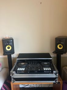 Pioneer DJ Setup + 2 krks + stands