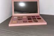 Huda Beauty Nude Palette