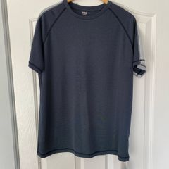 BNWT: Mens Sports Top (Large)