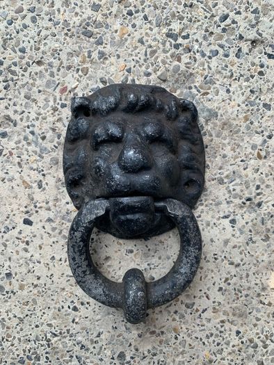 Cast Iron Lion Head Door Knocker.