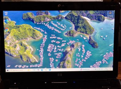 HP Pavilion Entertainment Laptop, 4GB Ram, 500GB HDD, Windows 10, AMD Turion (tm) II Dual Core Mobile M500 2.2 GHz