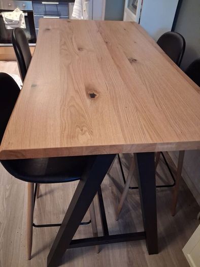 Dining table and 4 chairs