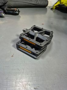 Union bike pedals