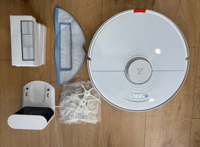 Roborock S7 Robot Vacuum & Mop | Charging Dock + Extras