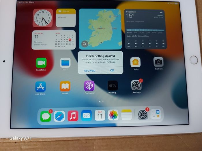 Apple Ipad Air 2, 32GB, in Excellent cosmetic Condition