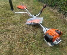 hedge strimmer