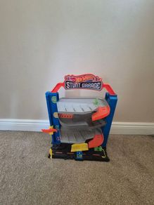 hot wheels stunt garage