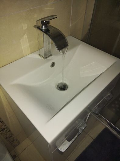 Bathroom sink