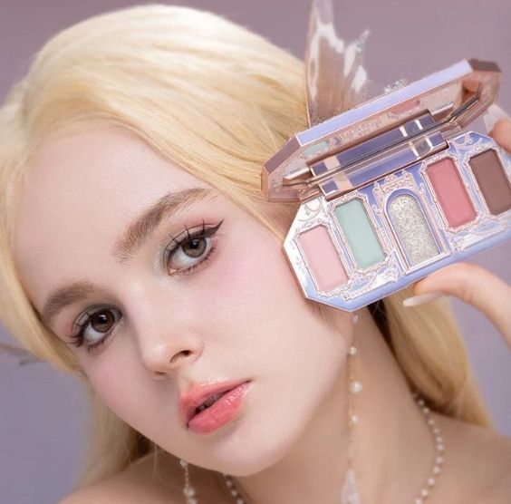 Flower Knows Moonlight Mermaid Jewelry Eyeshadow Palette in 03 Ocean Siren