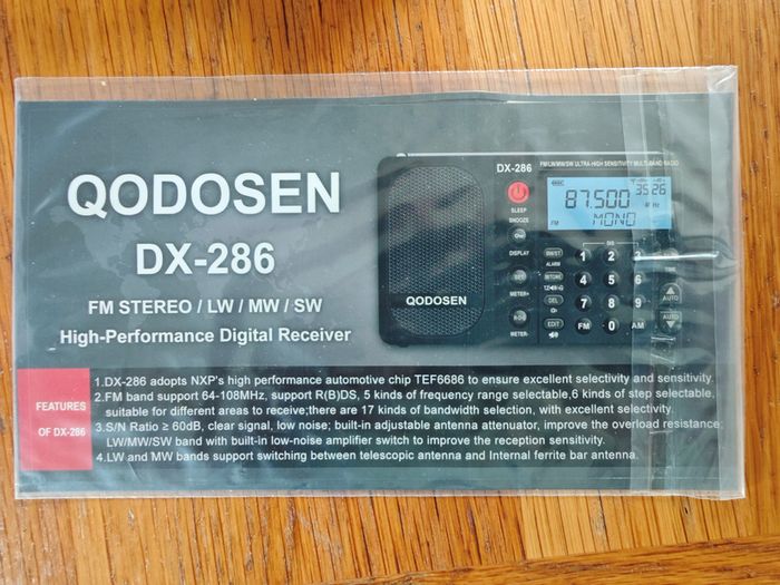 Qodosen DX286 LW/SW/MW/FM Radio and accessories set