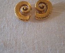 Vintage 1980s  Clip On Gold Plated Earings