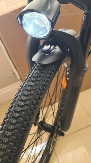 BRAND NEW! City E-BIKE with Nice Extras. 0Kms Electric