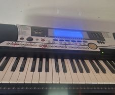 Yamaha PSR 550 Synthesiser Keyboard (Needs repair)