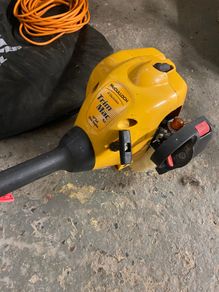 Strimmer and leaf vac