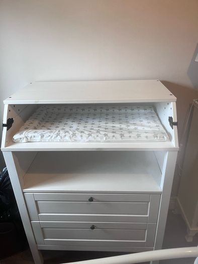 Changing Table & Chest of Drawers