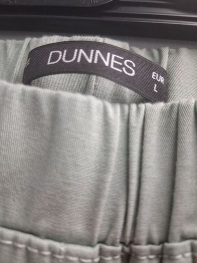 Ladies trousers