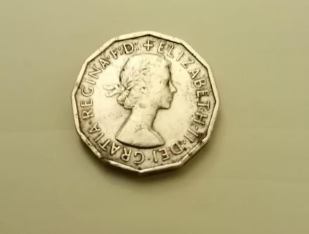 1967 Elizabeth II UK 12-sided Brass Thruppence
