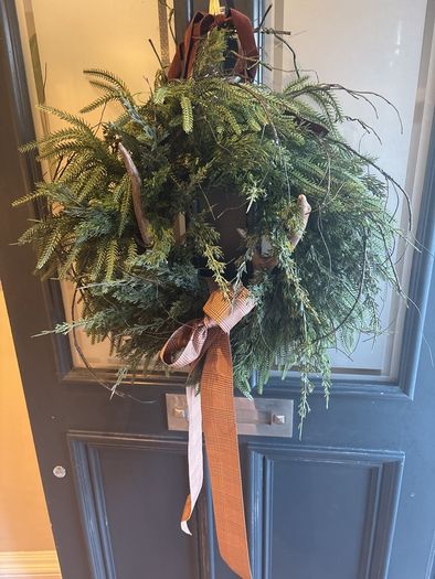 Stunning over 70 cm faux wreath vintage bow and antlers