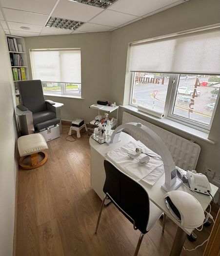 Beauty Room/ Station/ Office to rent