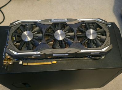 Zotac GeForce GTX 1070 AMP Extreme 8GB Graphics Card