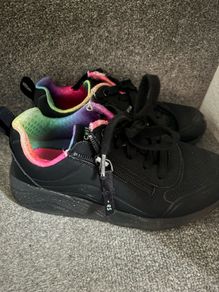 skechers