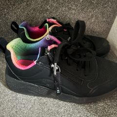 skechers
