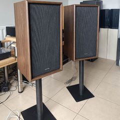 waltham stm 40 stereo audio bookshelf speakers Hifi like new  made in Ireland