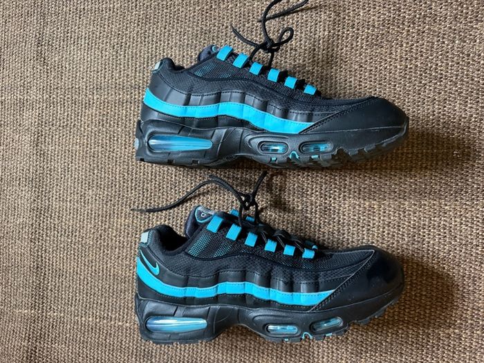 Brand New Nike Air Max 95 (UK 11) Black & Blue