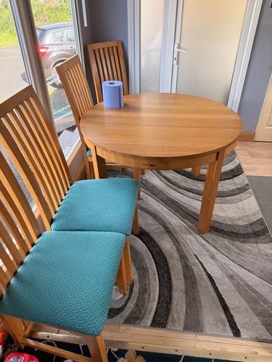 Dinning Table and 4x chairs