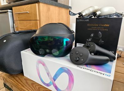 Quest Pro 256Gb in good condition with comfort mods