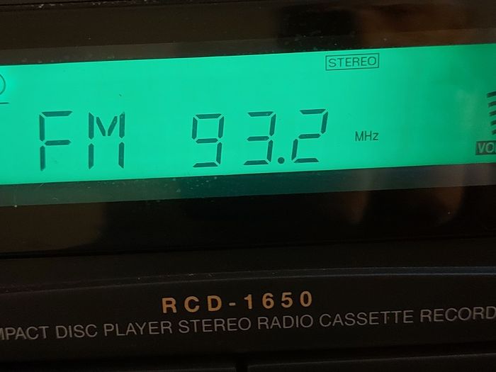 Samsung CD Player Stereo Radio Cassette Recorder, Model RCD-1650, Dual Tape Deck and Radio working fine, CD Player struggling to spin