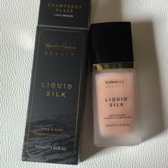 Kash beauty liquid silk face & body illuminator shade champagne glaze light / medium 30ml
