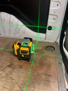 DeWalt DW089LG 12V XR 3x360 Green Line Laser Kit