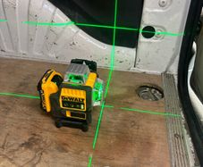 DeWalt DW089LG 12V XR 3x360 Green Line Laser Kit