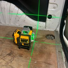 DeWalt DW089LG 12V XR 3x360 Green Line Laser Kit