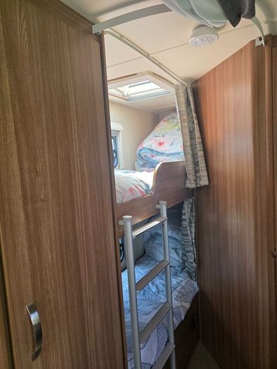 Caravan  Corona Compass Club Class 6 berth 576