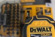 8m Dewalt tape &amp; bit set