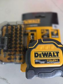 8m Dewalt tape & bit set