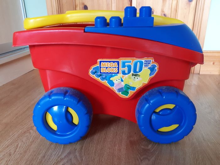 "Mega Blocks" Pull-up Truck