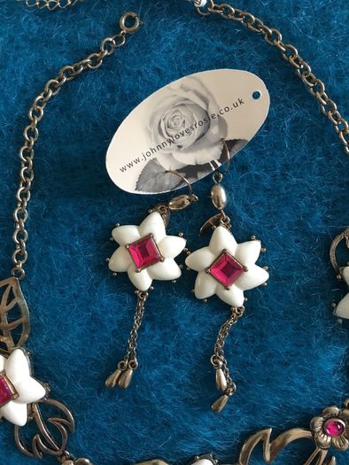 Johnny Loves Rosie Statement Necklet and Earrings