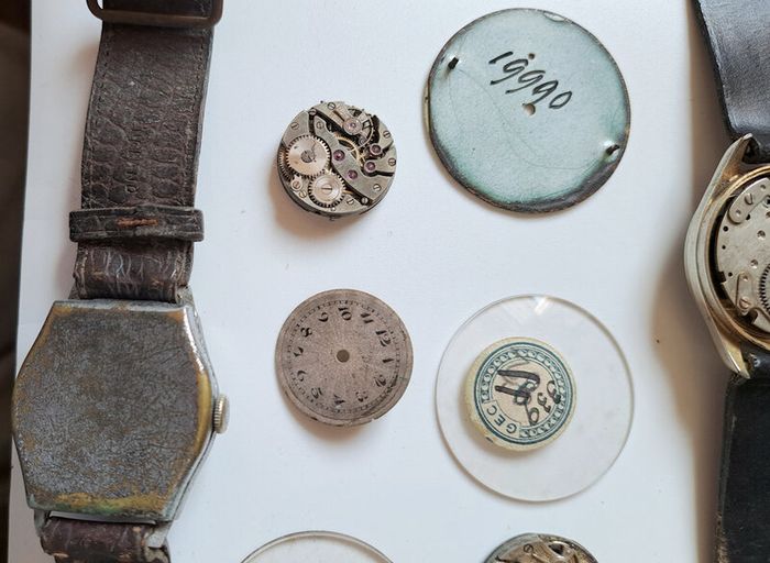 Antique Parts & Vintage Wristwathes for Parts or Repair