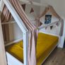 Canopy bed Image 3