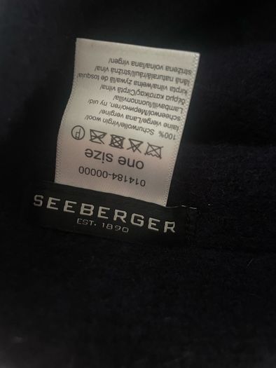 cloche bucket hat with a flower decoration 100% virgin wool Seeberger new