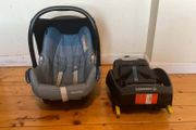 Maxi-Cosi Baby Car Seat &amp; EasyFix ISOFIX Base | Complete Bundle